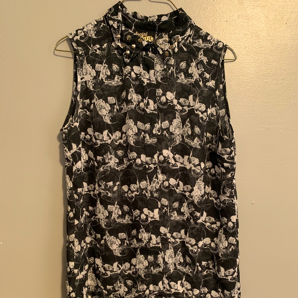 Skull Button Up Sleeveless Blouse with Collar